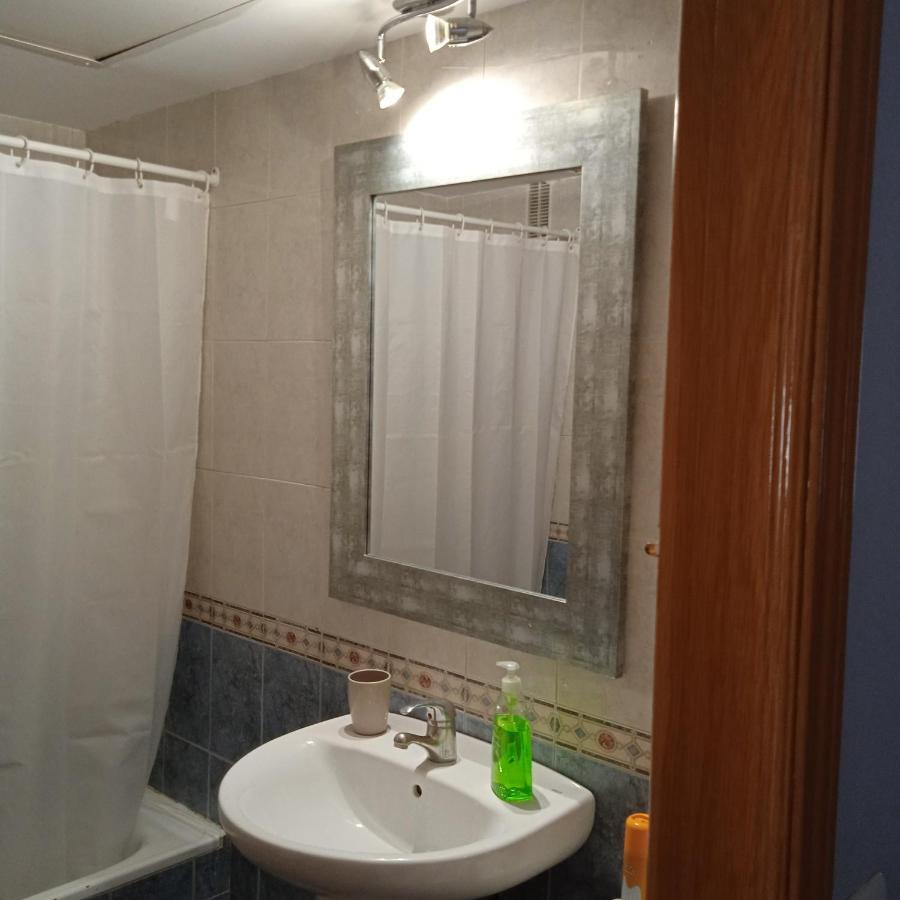 Torremolinos Alquilo Habitacion Con Bano Compartido Y Cocina Compartida Ngoại thất bức ảnh